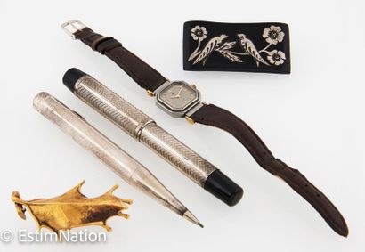 Miscellaneous lot including : 
- a ladies...