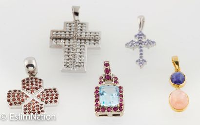 LOT DE PENDENTIFS ARGENT 
Set of five pendants...