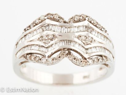 BAGUE OR DIAMANTS
Ring in 18K (750/°°) white...