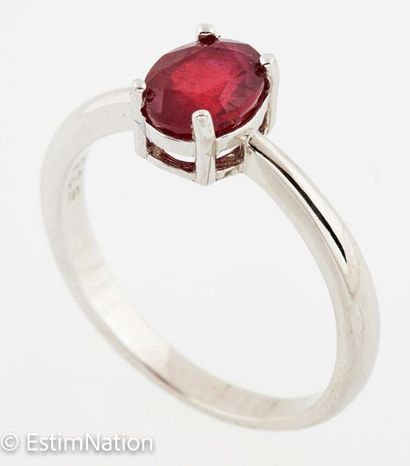 BAGUE ARGENT RUBIS
Silver ring (925/°°) centered...