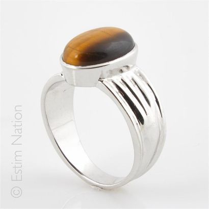 BAGUE OEIL DE TIGRE 
Man's ring in silver...