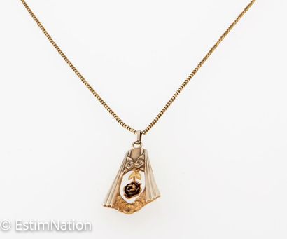 PENDENTIF ART DECO 
Art Deco pendant in 18K...