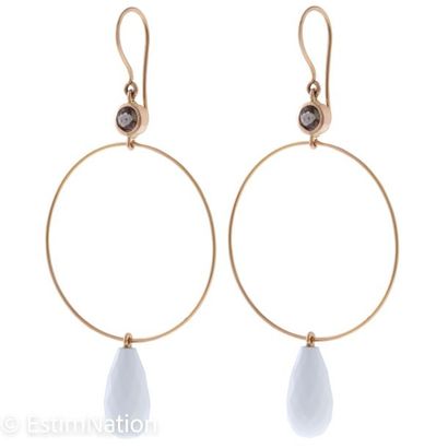 BOUCLES D'OREILLES
Pair of earrings in 18...