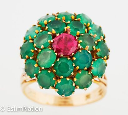 BAGUE OR CALCEDOINES RUBIS 
Round bezel ring...