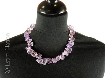 COLLIER AMETHYSTE
Necklace made of rough...