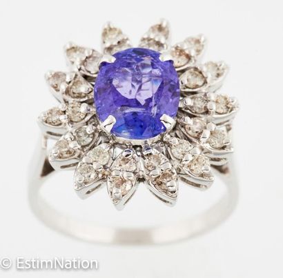 BAGUE OR TANZANITE DIAMANTS 
Flower ring...