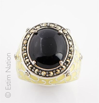 BAGUE ONYX
Silver ring (925/°°) centered...