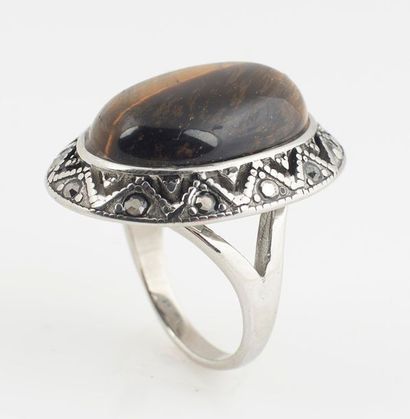 BAGUE OEIL DE TIGRE 
Steel ring enhanced...