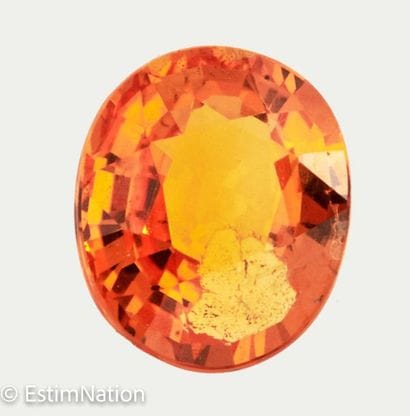 SAPHIR ORANGE 0.58 CARAT 
Faceted oval orange...