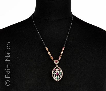 COLLIER DE STYLE ANCIEN 
Necklace in patinated...