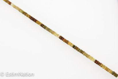 COLLIER PREHNITE 
Necklace made of faceted...