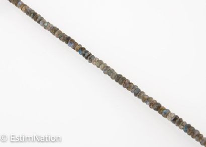 COLLIER LABRADORITES 
Necklace made of faceted...