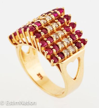 BAGUE OR DIAMANTS RUBIS 
Stepped ring in...