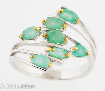 BAGUE ARGENT EMERAUDES 
Ring in 925/°° silver...