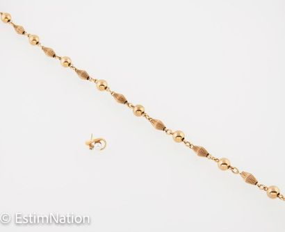 Necklace in gold less than 9K (375/°°) composed...