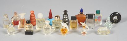 PARFUMS - LOT DE MINIATURES
Important lot...
