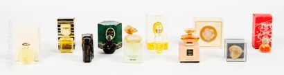 MINIATURES - PARFUMS 
Ensemble d'environ...