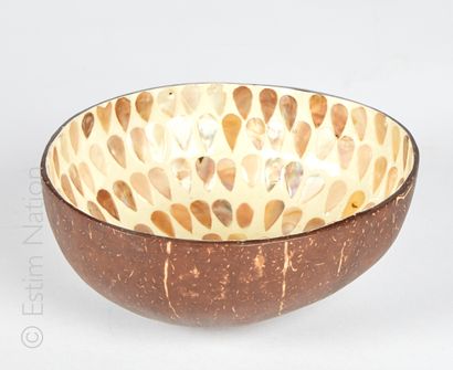 OBJETS ORIENTAUX
Ensemble d'objets orientaux...