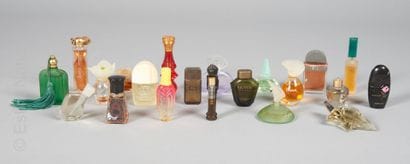 PARFUMS - LOT DE MINIATURES
Important lot...