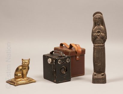 BIBELOTS
Set including : 

- SCOUTBOX camera,...