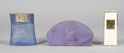 PARFUMS
Ensemble de parfums comprenant 



-...