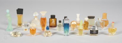 PARFUMS - LOT DE MINIATURES
Important lot...