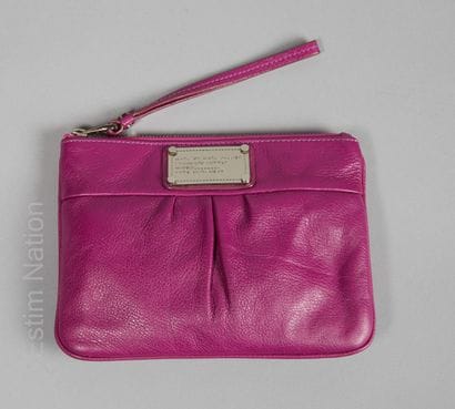 MARC by Marc Jacobs
Zipped POCKET in purple...
