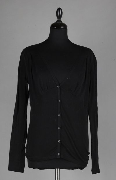 SANDRO, JAMES PERSE, VANESSA BRUNO, ANONYME
Navy...