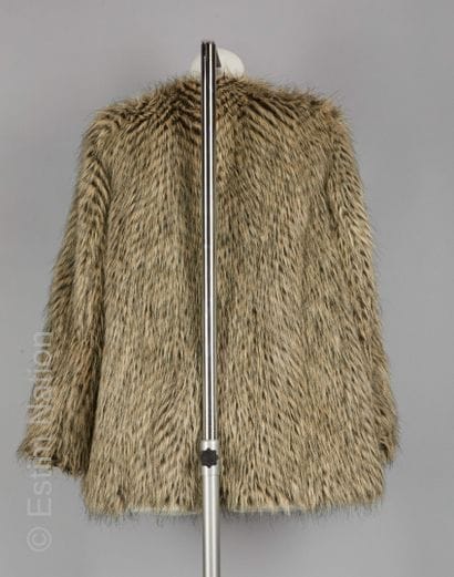 RICKIE RACOON, MARC BY MARC JACOBS
Black...