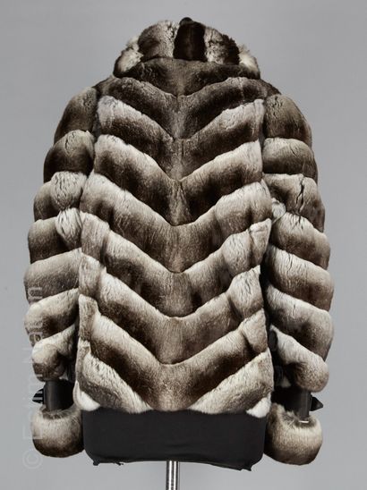 ANONYME
BLOUSON in chinchilla worked in herringbone,...