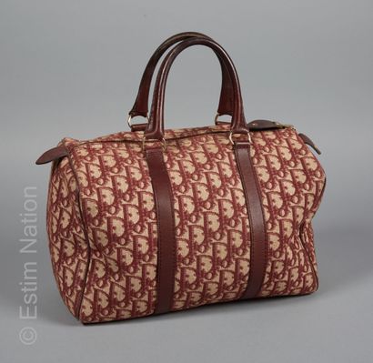 Christian DIOR circa 1970
SMALL BAG in beige...