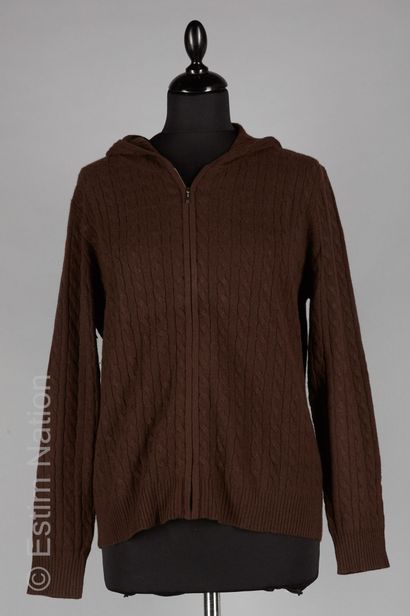 RALPH LAUREN, SUTTON STUDIO
Oversized knitted...
