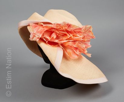 INES CRUISE
Asymmetrical CAPELINE in natural...