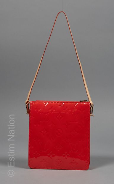 LOUIS VUITTON
SMALL BAG 