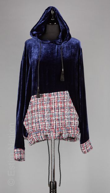 BY SASHA
Hooded SWEATER embellished with...