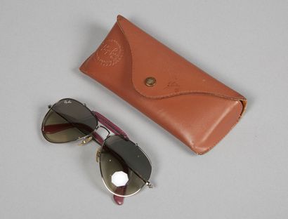 RAY BAN
PAIR OF SUNGLASSES aviator model,...