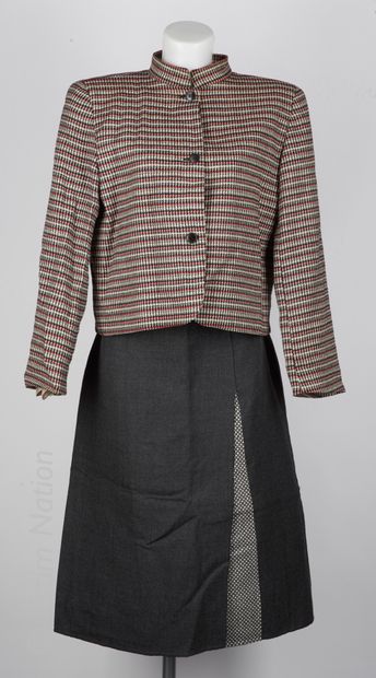 CELINE VINTAGE, MANI
Flared skirt in grey...