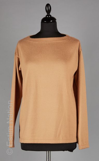PIMKIE, RODIER, ZARA, UNIQLO
Striped knitted...