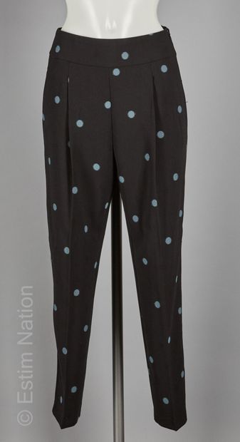MILLIE MACINTOSH, ASOS, ZARA
BLAZER in navy...