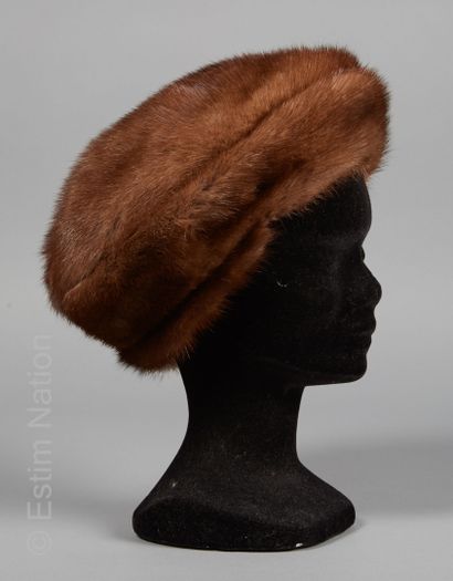 ANONYME TRAVAIL RUSSE
Mink ear muff (T 5...