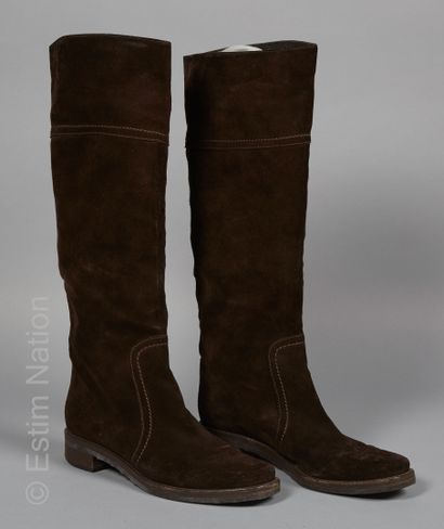 Sergio ROSSI
TWO PAIRS OF RIDER BOOTS : the...