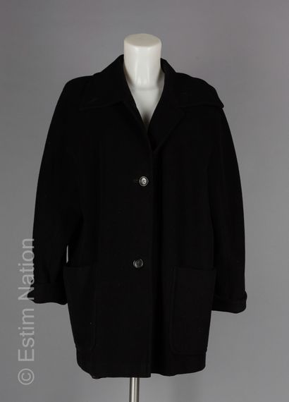 Max MARA
3/4 coat in black virgin wool, two...
