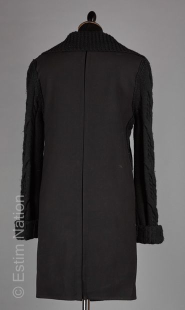 BALENCIAGA PARIS (WINTER 2006)
Black woolen...