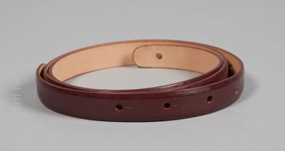 CHANEL (2011)
Belt without buckle in burgundy...