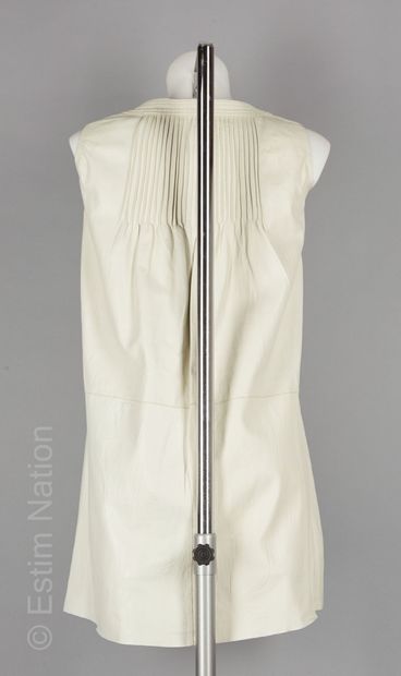 FENDI
Off-white crumpled lambskin press-on...