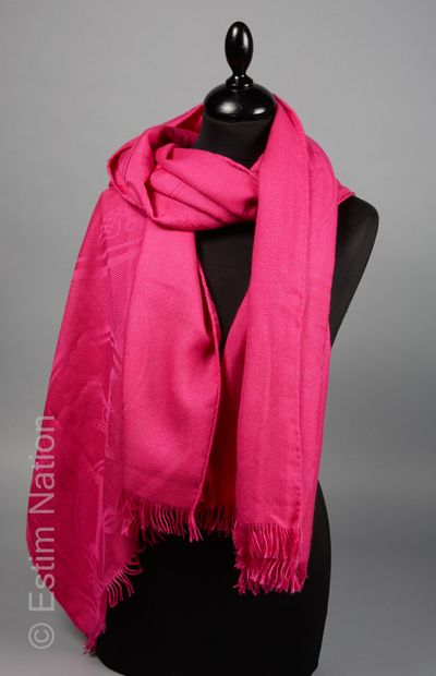 HERMES (manque griffe)
ETOLE fringed in pink...