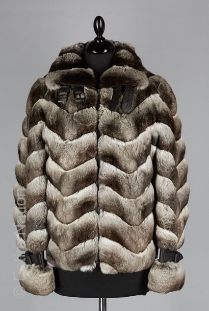 ANONYME
BLOUSON in chinchilla worked in herringbone,...