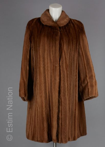 BERNHARD SCHAPPERT

7/8th coat in chocolate...