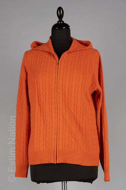 RALPH LAUREN, SUTTON STUDIO
Oversized knitted...