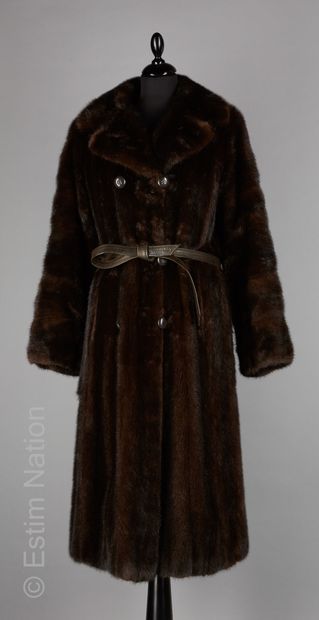 CLAUDE GILBERT
7/8th coat in dark mink, notched...